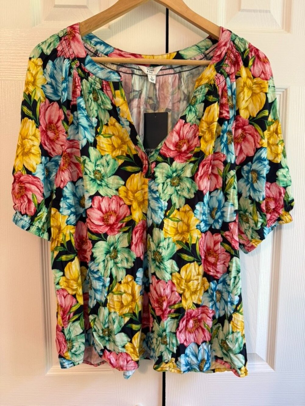 NWT Crown & Ivy Floral Blouse